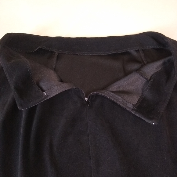 Zara Black A Line Faux Suede Mini Skirt Size Small Mid Rise Zip - Picture 4 of 5